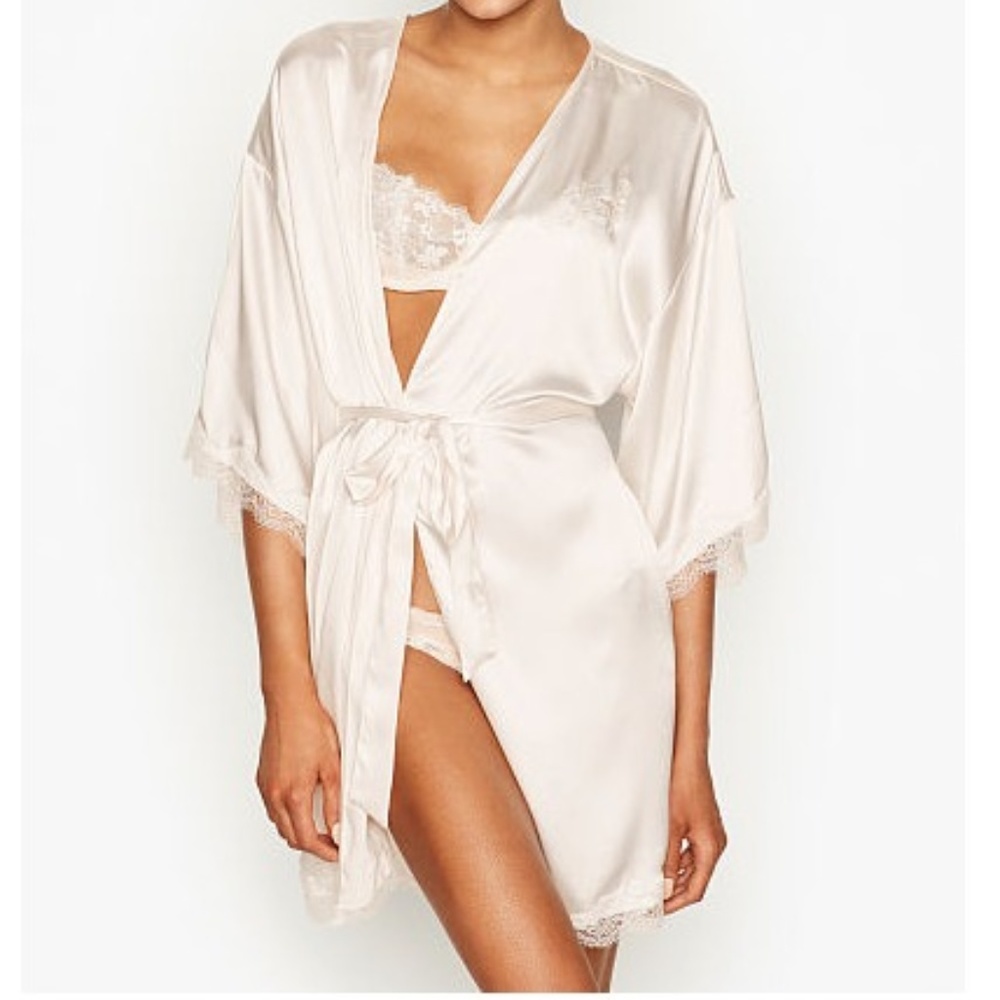 NWT XS/S Victoria's Secret Lace Satin Bride Kimono